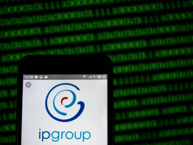 IP Group plc şirket logosu akıllı telefon görüntülenen gördüm.
