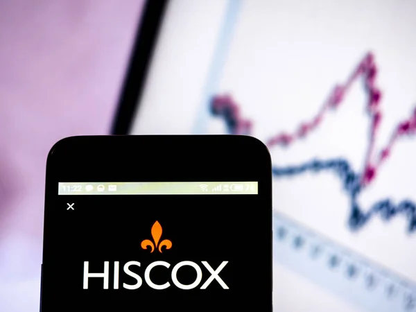 Логотип компанії Hiscox plc бачив відображене на смарт-телефон. — стокове фото