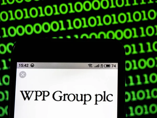 Wpp plc 회사 로고는 스마트 폰에 표시 된 볼. — 스톡 사진