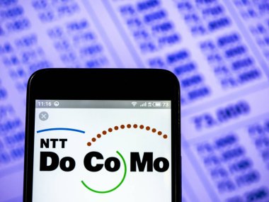 NTT Docomo Inc şirket logosu akıllı telefon görüntülenen gördüm.