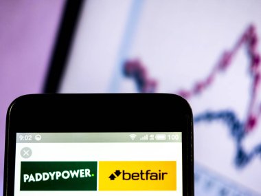 Paddy Power logo akıllı telefon görüntülenen gördüm.