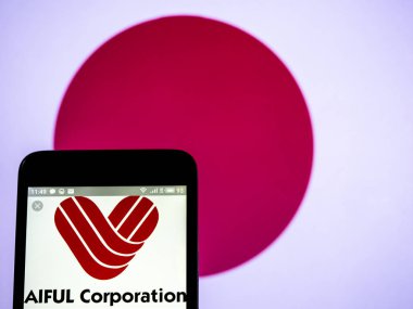  Aiful şirket logosu akıllı telefon görüntülenen gördüm.