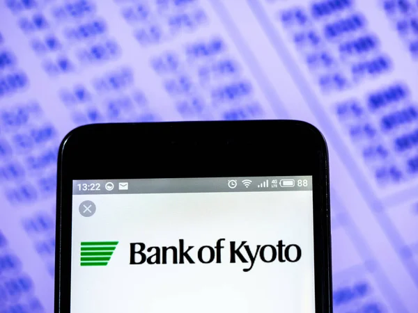 Bank van Kyoto, Ltd logo gezien weergegeven op de smartphone. — Stockfoto