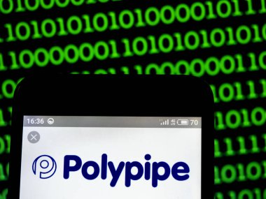 Polypipe Group plc şirket logosu akıllı telefon görüntülenen gördüm.
