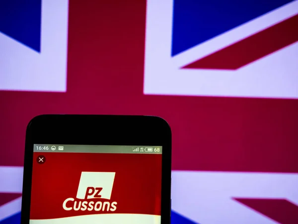 Logo firmy PZ Cussons plc zobaczyć wyświetlane na smart phone. — Zdjęcie stockowe