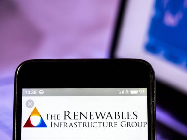  Yenilenebilir enerji altyapı grup logosu zeki üzerinde görüntülenen gördüm