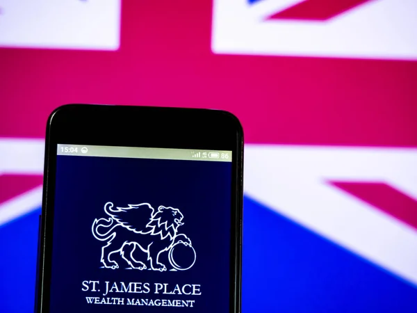 St. James's Place plc logo vidět zobrazeného na chytrý telefon. — Stock fotografie