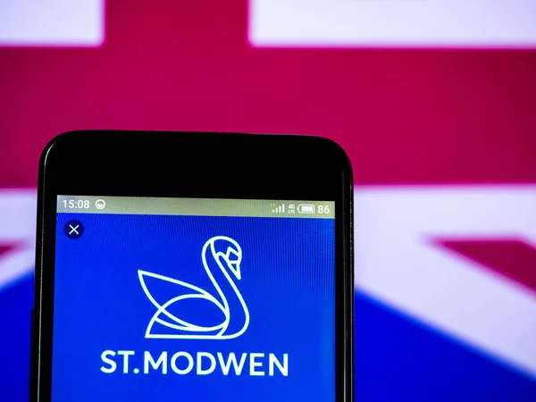 St. Modwen vlastnosti Plc logo vidět zobrazeného na chytrý telefon. — Stock fotografie
