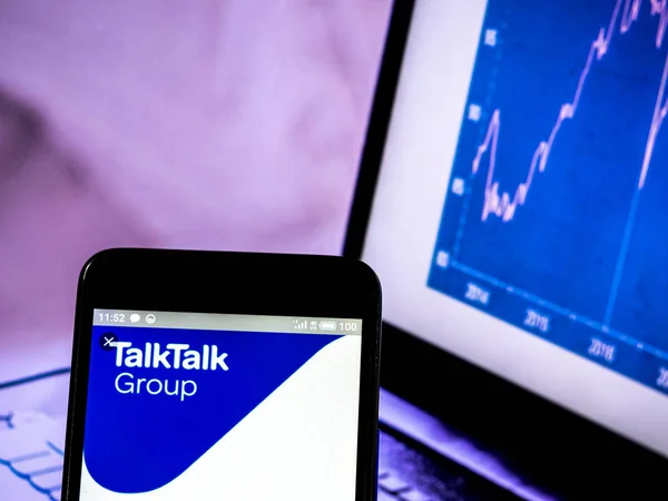 Foto ilustração um TalkTalk Telecom Group plc logotipo visto displa — Fotografia de Stock