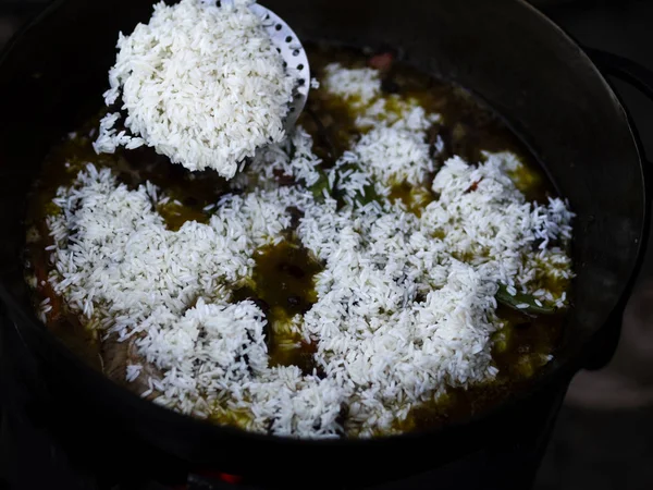 Pilaw to danie kuchni uzbeckiej — Zdjęcie stockowe
