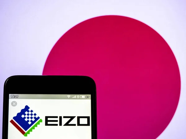 Illustrazione fotografica un logo di Eizo Corporation visto visualizzato su una s — Foto Stock