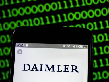 Bu fotoğraf resimde bir Daimler AG logosu görüldüğü görüldü