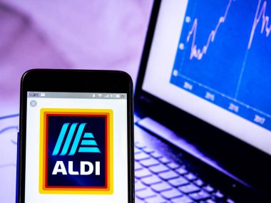 Bu fotoğraf resimde bir aldi logosu bir smar görüntülenen görüldü