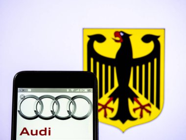 Bu fotoğraf resimde bir Audi AG logosu görüldüğü görüldü 