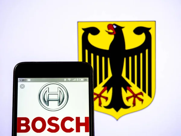 У цій фото ілюстрації логотип Bosch бачили відображається на SMA — стокове фото