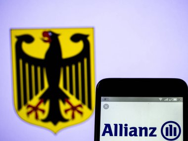 Bu fotoğraf resimde bir Allianz SE logosu görüntülenen görüldü