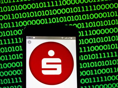  Bu fotoğraf resimde bir Sparkassen-Finanzgruppe logosu görüldü 