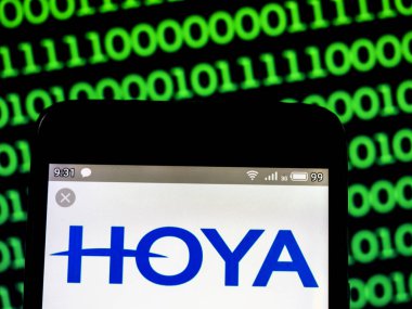 Bu fotoğraf resimde bir Hoya Corporation logosu seen görüntülenen