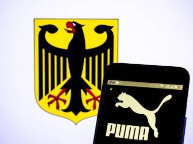 Bu fotoğraf resimde bir puma se logosu bir SM görüntülenen görüldü