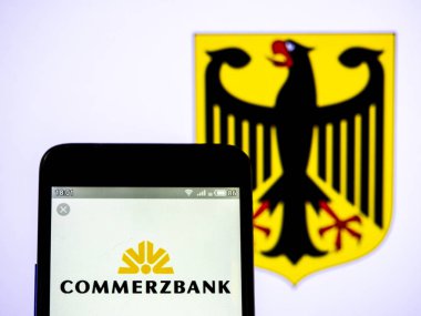 Bu fotoğraf illüstrasyonda bir Commerzbank Ag logosu görüntülenen görüldü 