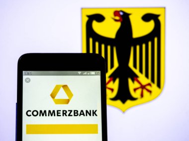 Bu fotoğraf illüstrasyonda bir Commerzbank Ag logosu görüntülenen görüldü 