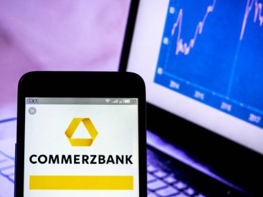 Bu fotoğraf illüstrasyonda bir Commerzbank Ag logosu görüntülenen görüldü 