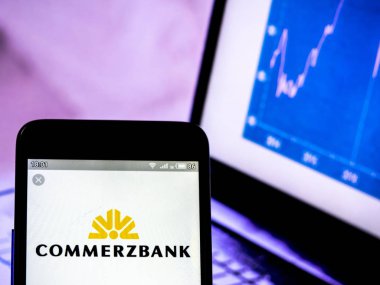 Bu fotoğraf illüstrasyonda bir Commerzbank Ag logosu görüntülenen görüldü 