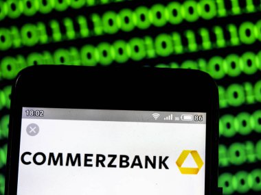 Bu fotoğraf illüstrasyonda bir Commerzbank Ag logosu görüntülenen görüldü 
