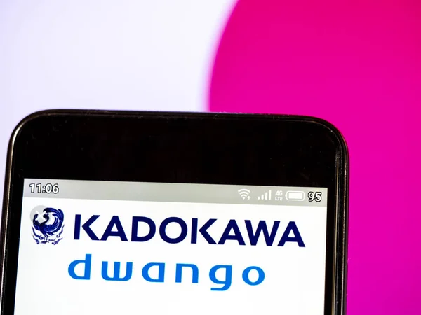 Na této fotografii ilustrace s logem společnosti Kadokawa Dwango — Stock fotografie