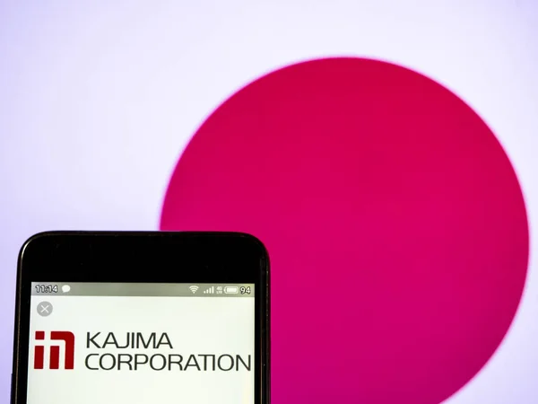 Nesta foto ilustração um logotipo da Kajima Corporation visto displ — Fotografia de Stock