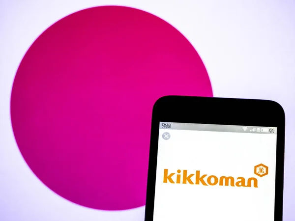 На цій фотографії ілюстрація логотип Kikkoman Corporation бачив Disp — стокове фото