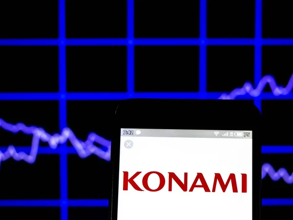 Na tej ilustracji zdjęcie Konami Holdings Corporation logo SE — Zdjęcie stockowe