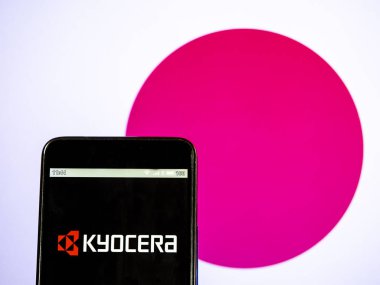 Bu fotoğraf illüstrasyon bir Kyocera Corporation logosu displ görüldü