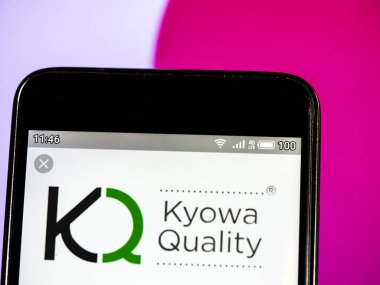 Bu fotoğrafta bir Kyowa Hakko Kirin Co, Ltd logo se