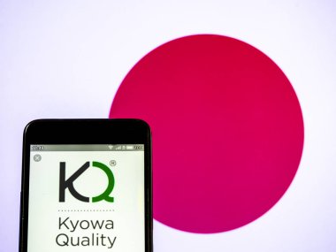 Bu fotoğrafta bir Kyowa Hakko Kirin Co, Ltd logo se