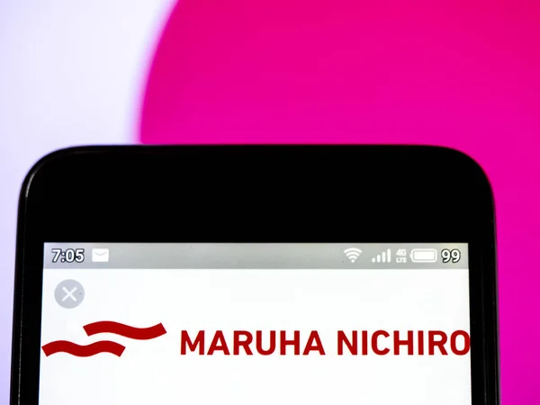 Nesta foto ilustração um logotipo Maruha Nichiro Corporation ver — Fotografia de Stock
