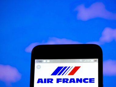 Bu fotoğraf resimde AIR FRANCE logosu görüntüleniyor görülür
