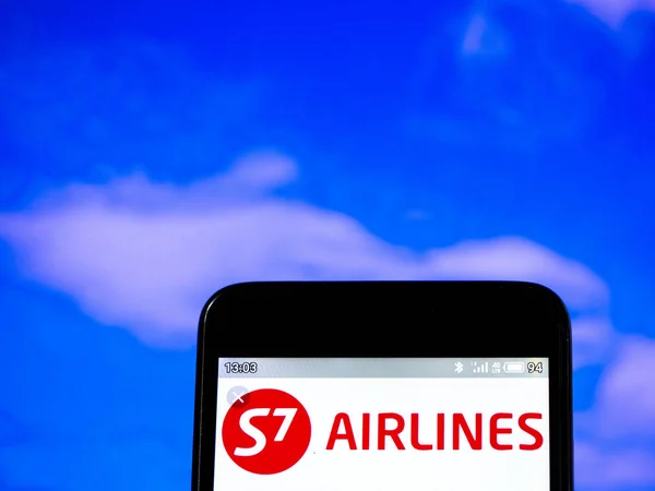 In dieser Foto-Illustration ist das s7 Airlines Logo zu sehen — Stockfoto