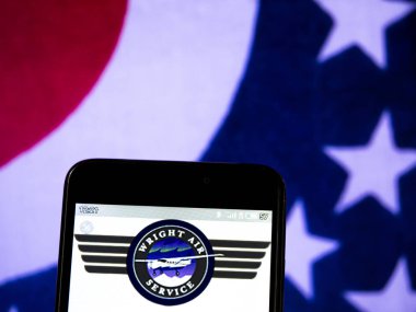 Bu fotoğraf illüstrasyonda logo bir akıllı telefonda görüntülenir