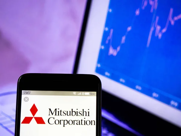 Nesta foto ilustração o logotipo Mitsubishi é visto exibido — Fotografia de Stock