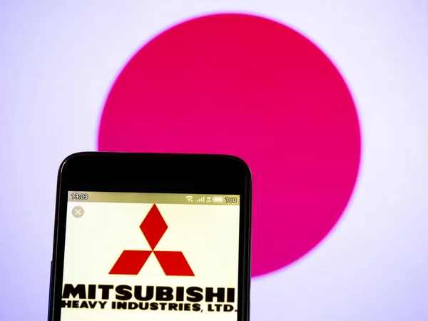 Nesta foto ilustração o logotipo Mitsubishi é visto exibido — Fotografia de Stock