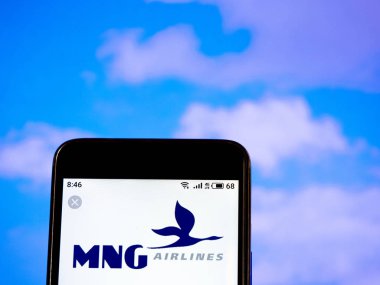 Bu fotoğraf illüstrasyonda Mng Airlines logosu