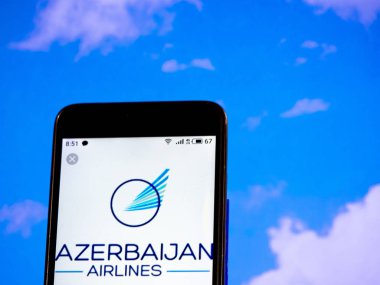 Bu fotoğraf illüstrasyonda Azerbaycan Havayolları logosu görülmektedir 