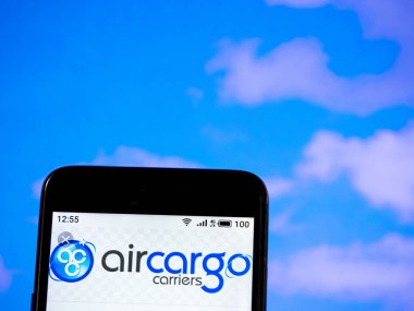  Bu fotoğraf illüstrasyonda Hava Kargo Taşıyıcıları logosu görülmektedir 