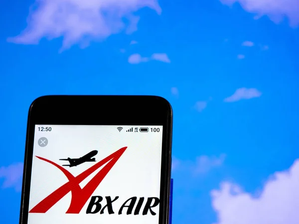 In questa foto illustrazione il logo ABX Air, Inc. è visto displ — Foto Stock