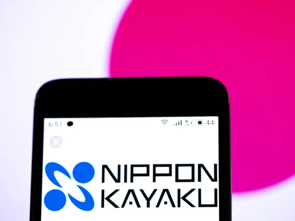 Nesta foto ilustração o logotipo Nippon Kayaku Co., Ltd. é s — Fotografia de Stock