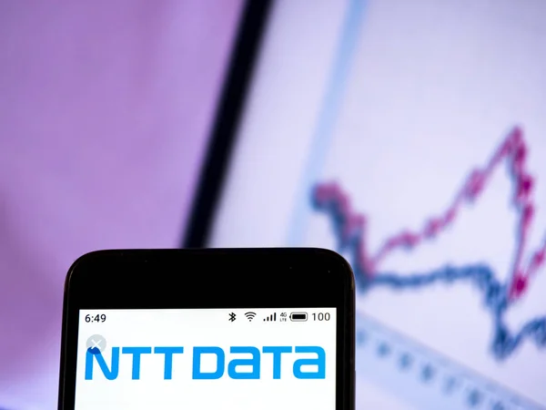 Nesta foto ilustração o logotipo NTT Data Corporation é visto — Fotografia de Stock