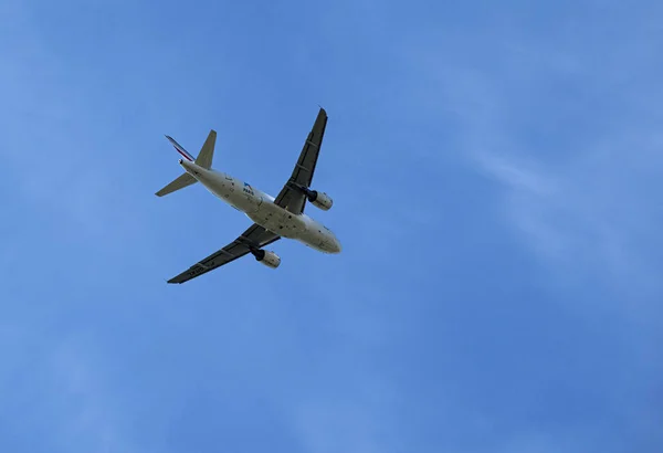 F-Grxl hava Fransa Airbus A319-111 mavi gökyüzünde hava çerçevesi. — Stok fotoğraf