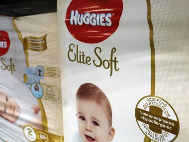 Huggies Bebek Bezi mağaza rafında görülüyor