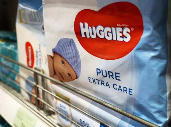 Huggies Bebek Bezi mağaza rafında görülüyor